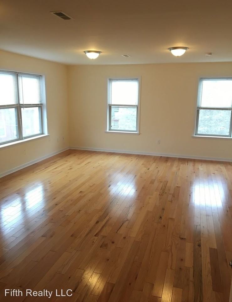 2400 W Thompson Street - Photo 3 of 6