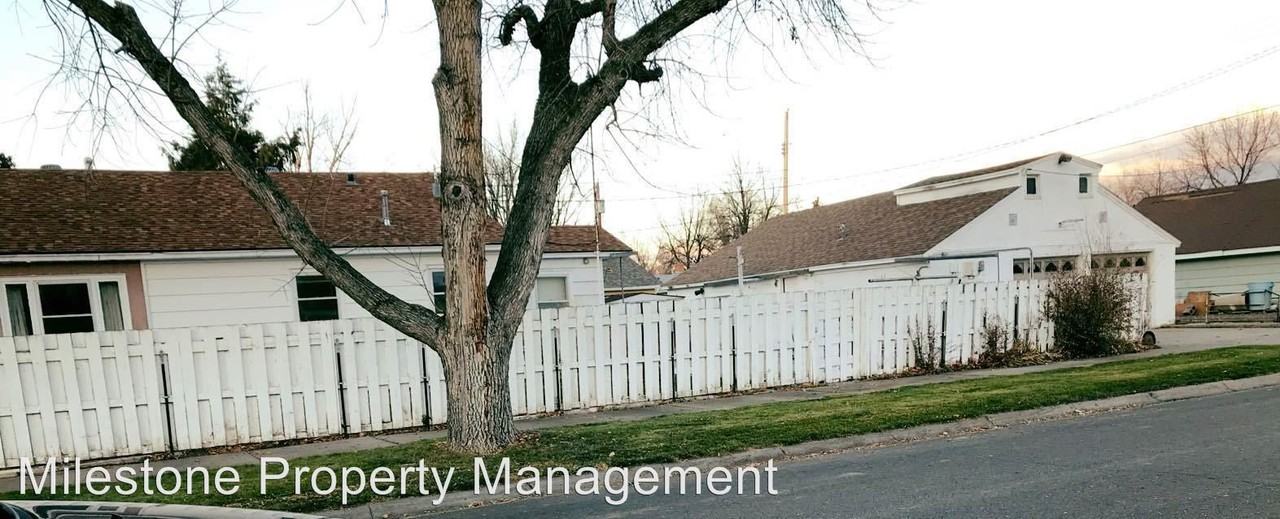 1018 S Merriam Ave - Photo 3 of 11