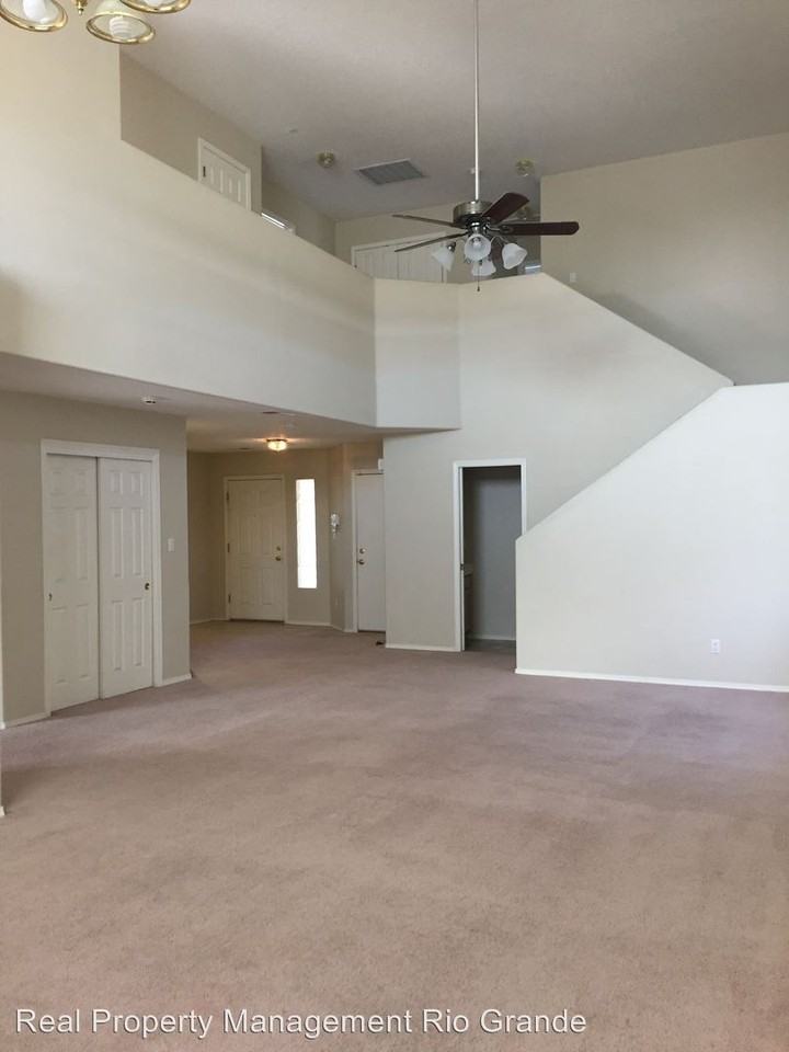 7120 Balearic Ave SW - Photo 3 of 12