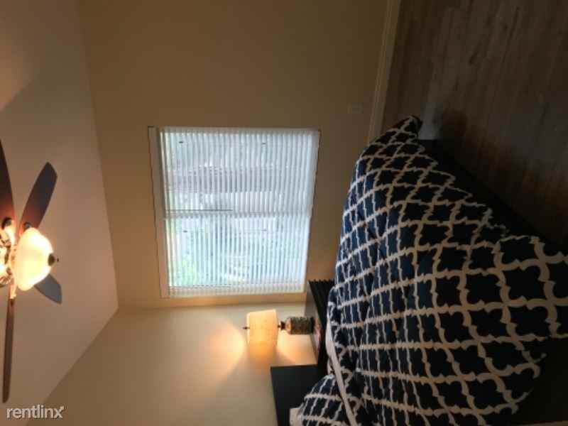 1400 Cabrillo Park Dr - Photo 3 of 10