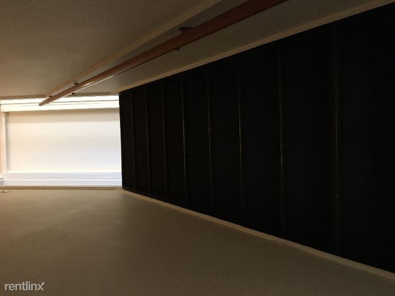 268 N Plum St - Photo 2 of 8