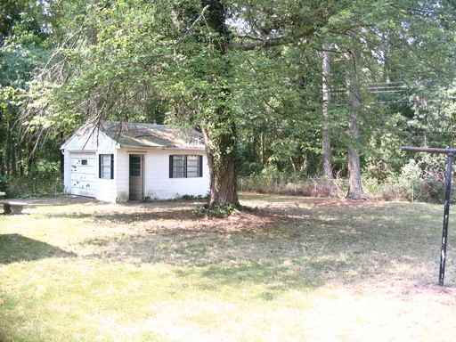 1006 Whitehead Rd - Photo 3 of 7