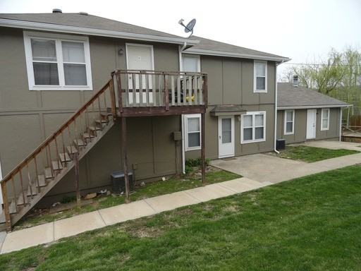 11104 NW Crooked Rd #B - Photo 2 of 17