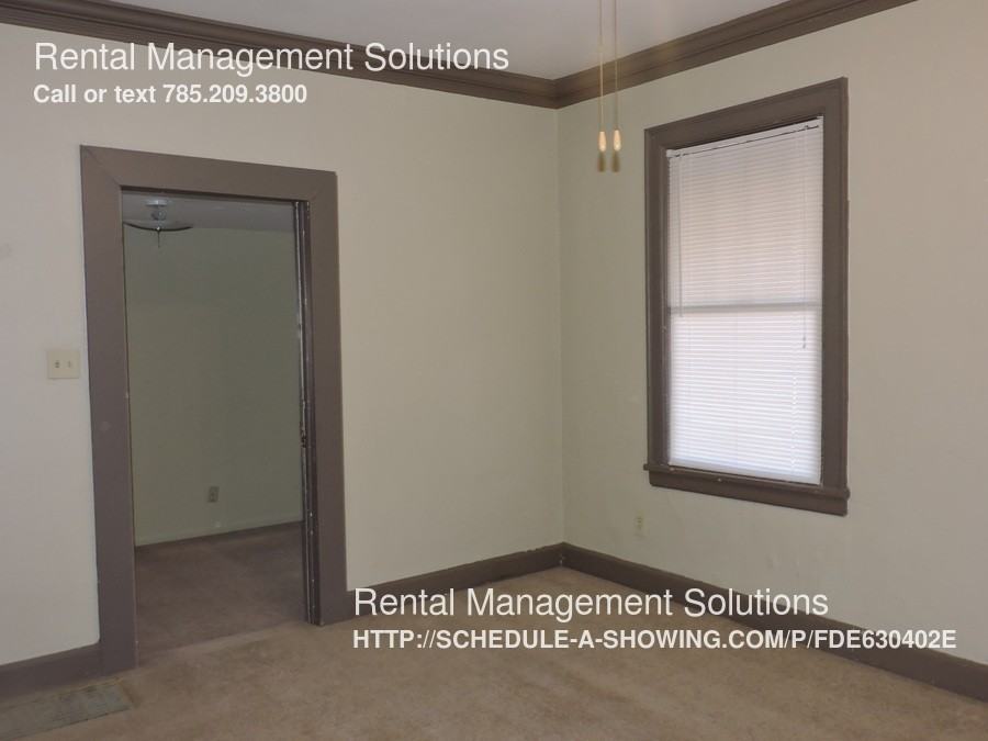1430 NE Quincy St - Photo 3 of 12
