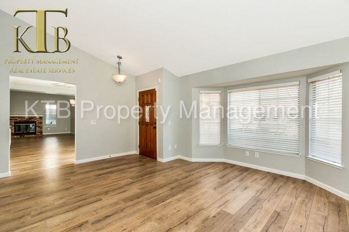 138 Bittercreek Dr - Photo 3 of 21