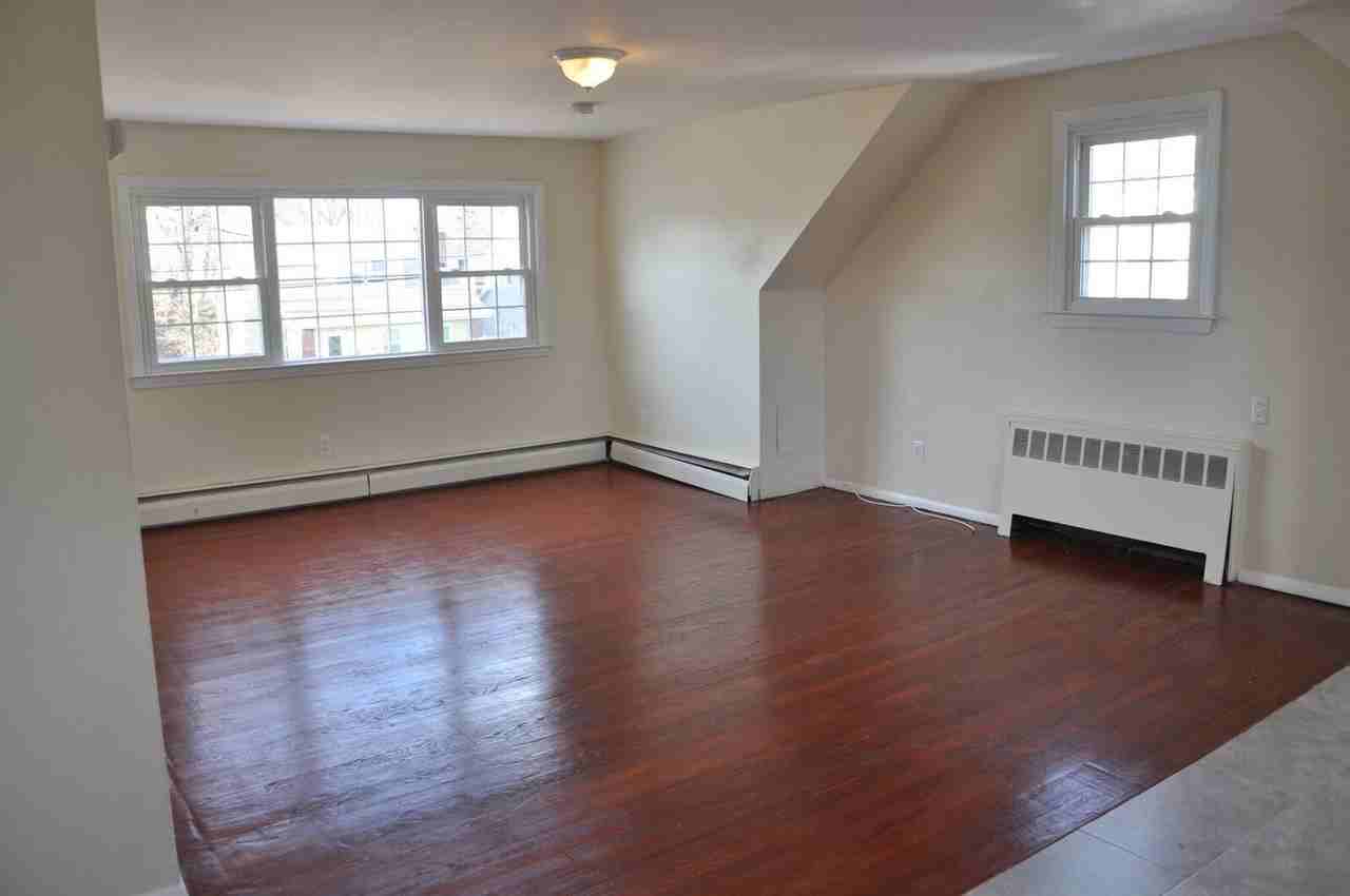 104 MacGregor Ave - Photo 3 of 9