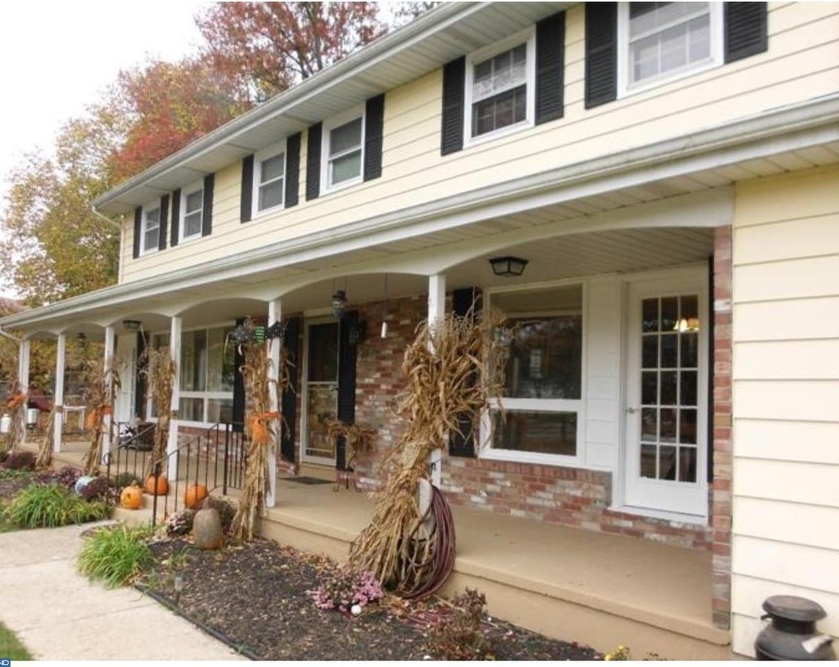 406 Main St - Photo 2 of 25