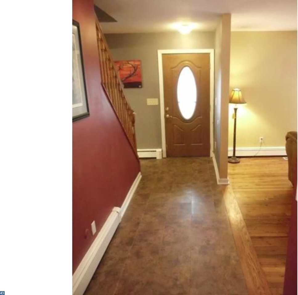 406 Main St - Photo 3 of 25