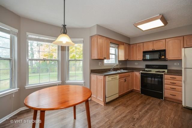 1475 Clybourne St - Photo 3 of 10