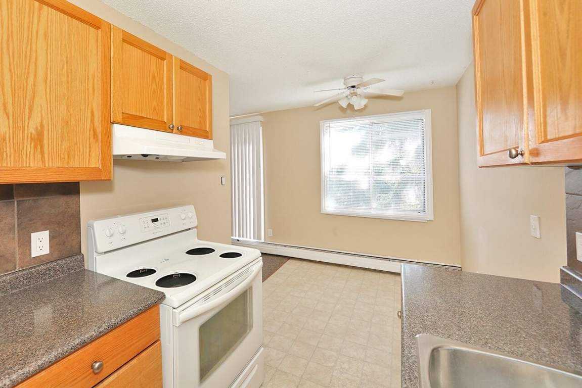 Kelsey Manor - Photo 3 of 17