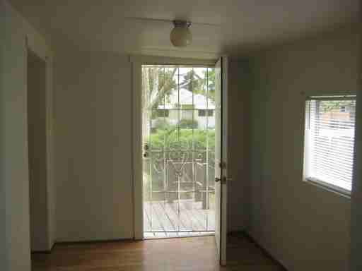 407 4th St - Photo 3 of 7