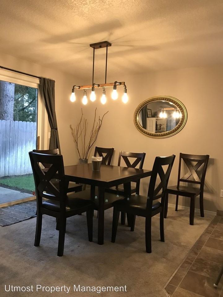 1303 SE 189th Pl - Photo 3 of 6