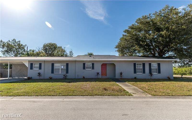 7670 8th St N - Photo 3 of 25