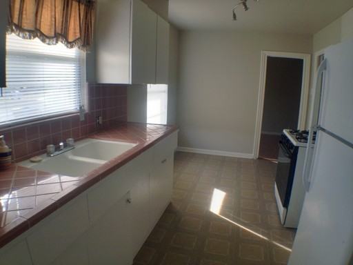 318 Laddie Pl - Photo 3 of 10