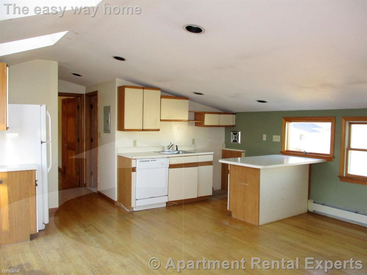 12 Keenan St #3 - Photo 3 of 19