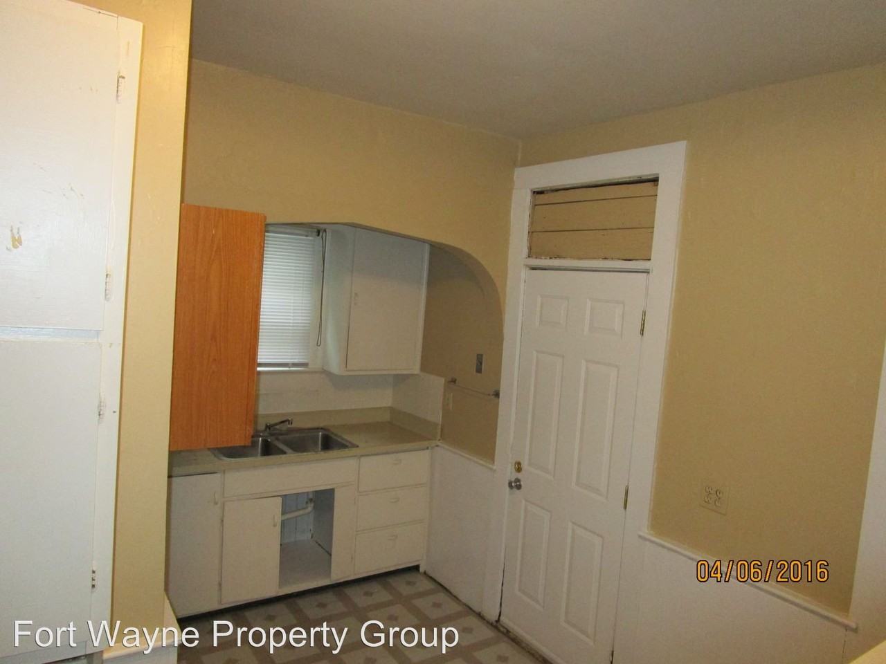 719 Walnut St - Photo 2 of 12