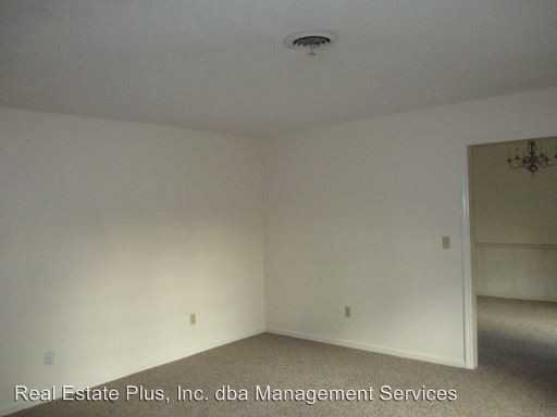 109 Boros Rd - Photo 3 of 20