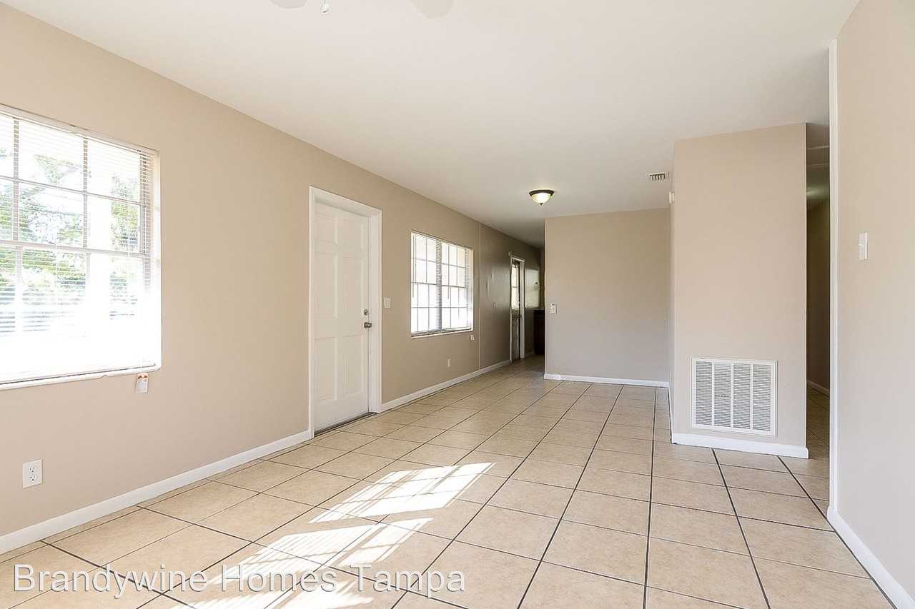 4301 W Bay Ave - Photo 2 of 14