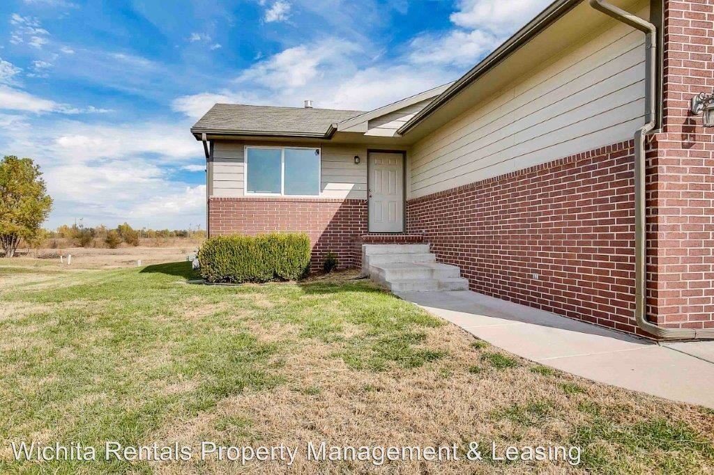 5414 Elmhurst St - Photo 3 of 39