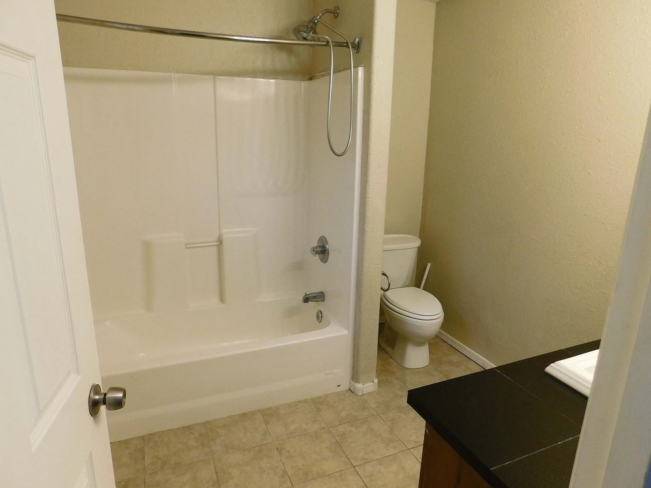 3706 N Pine Dr - Photo 2 of 18