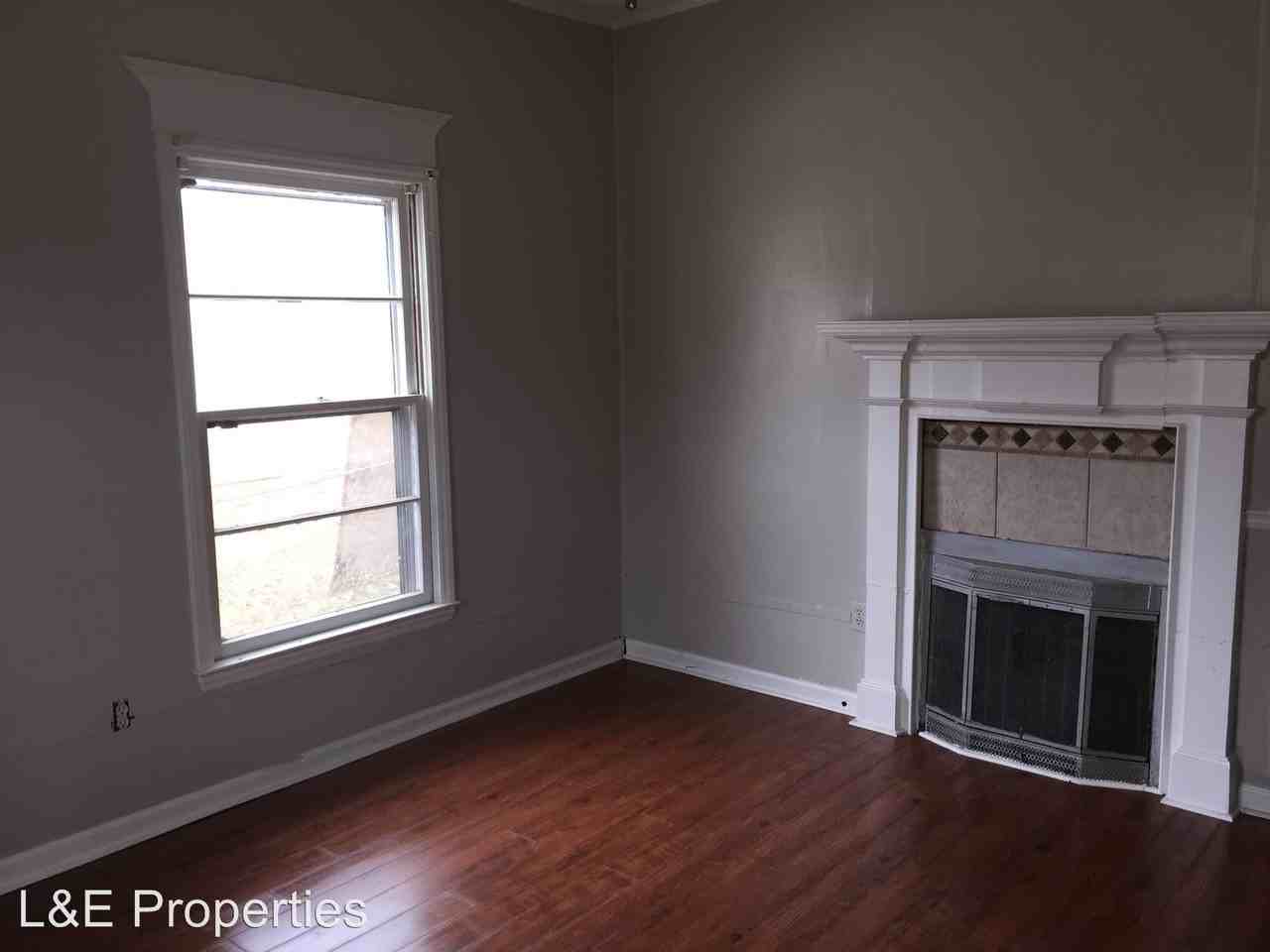 202 N Clay St - Photo 2 of 8