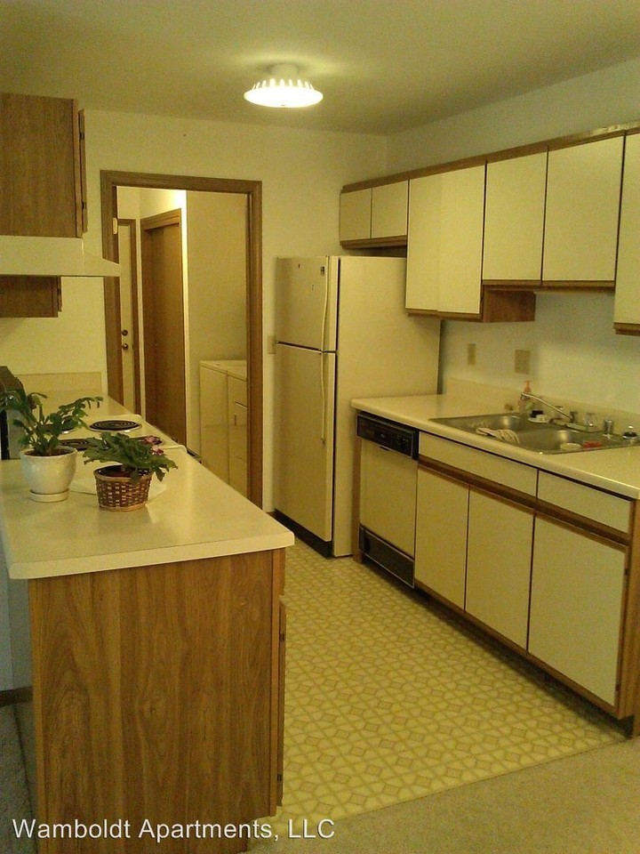 1402 30th Ave - Photo 2 of 9