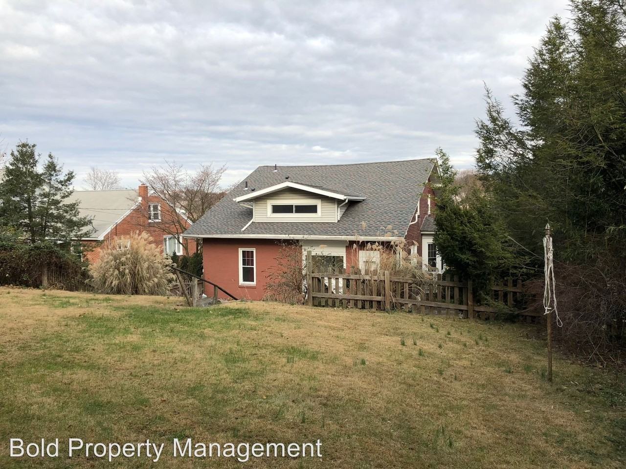 2100 Reading Blvd - Photo 3 of 21