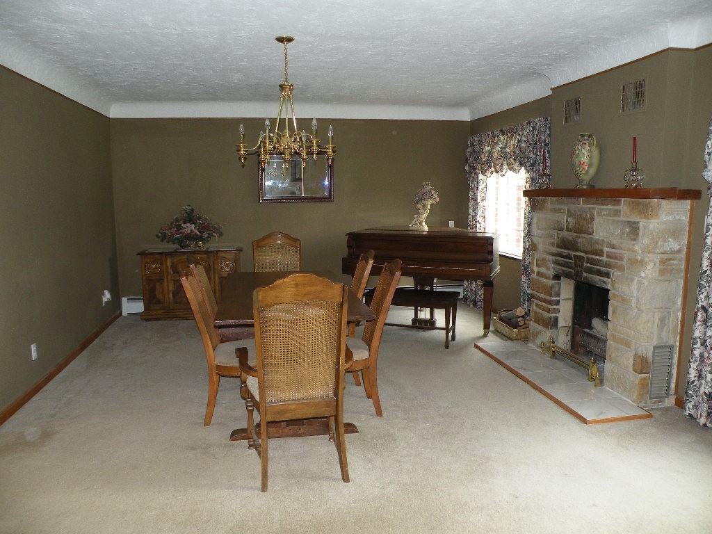 15170 Chillicothe Rd - Photo 3 of 60