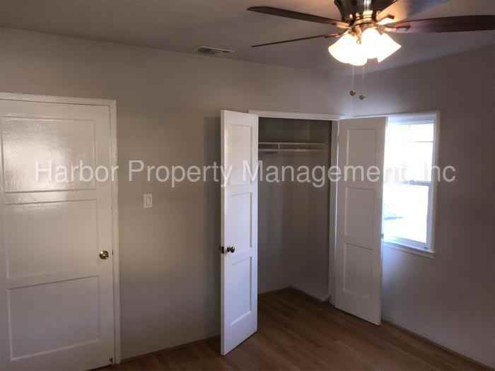 2860 Golden Ave - Photo 2 of 7