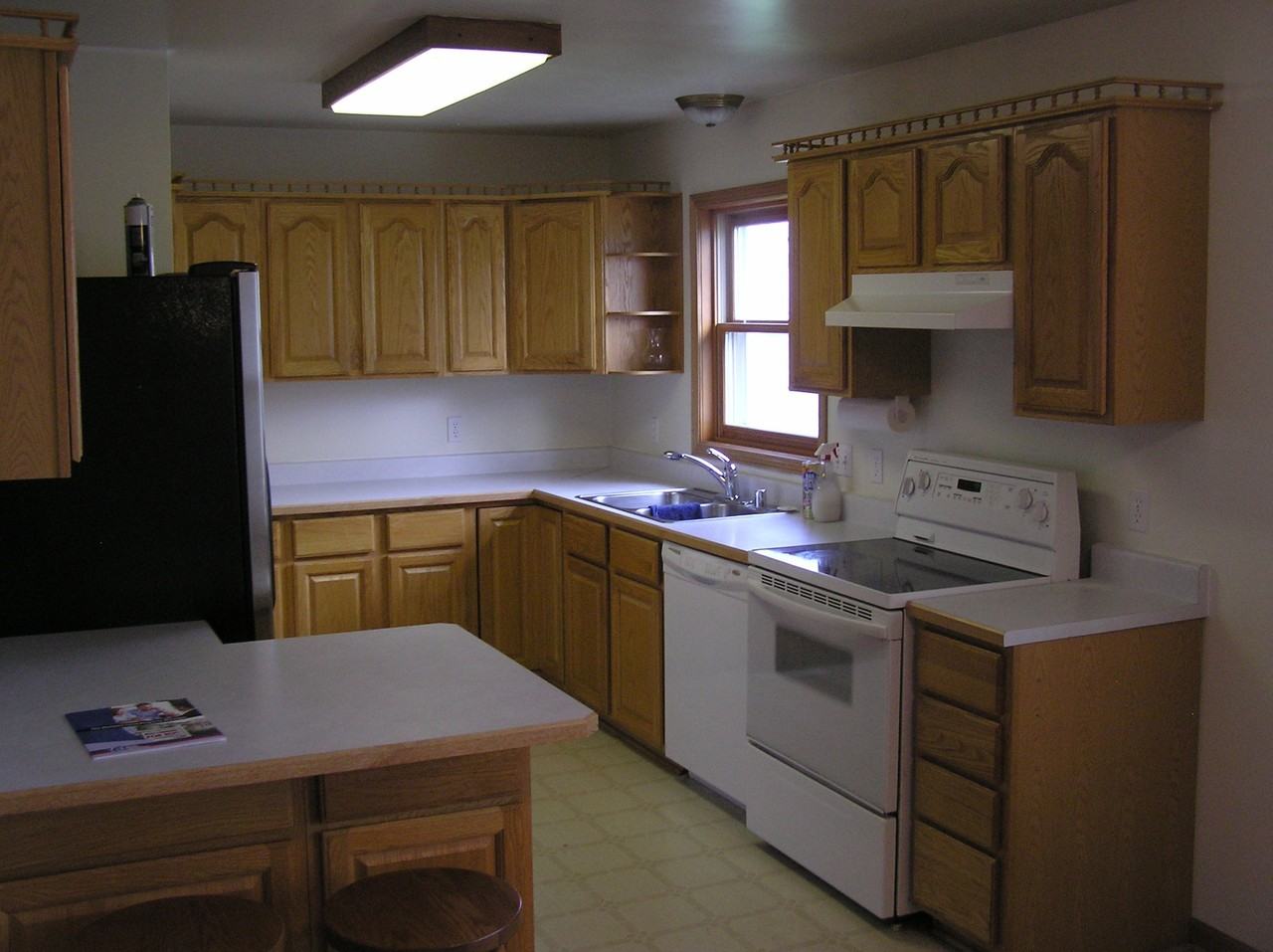 906 Story St - Photo 2 of 9