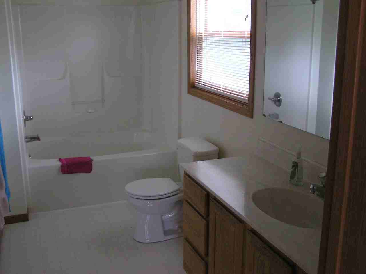 906 Story St - Photo 3 of 9