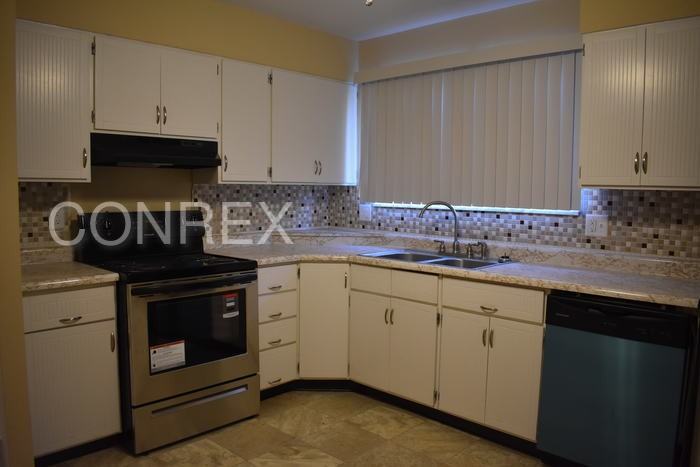 934 Goodhue Cir - Photo 2 of 15