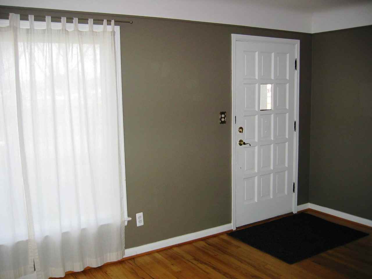 18503 Audette St - Photo 2 of 12