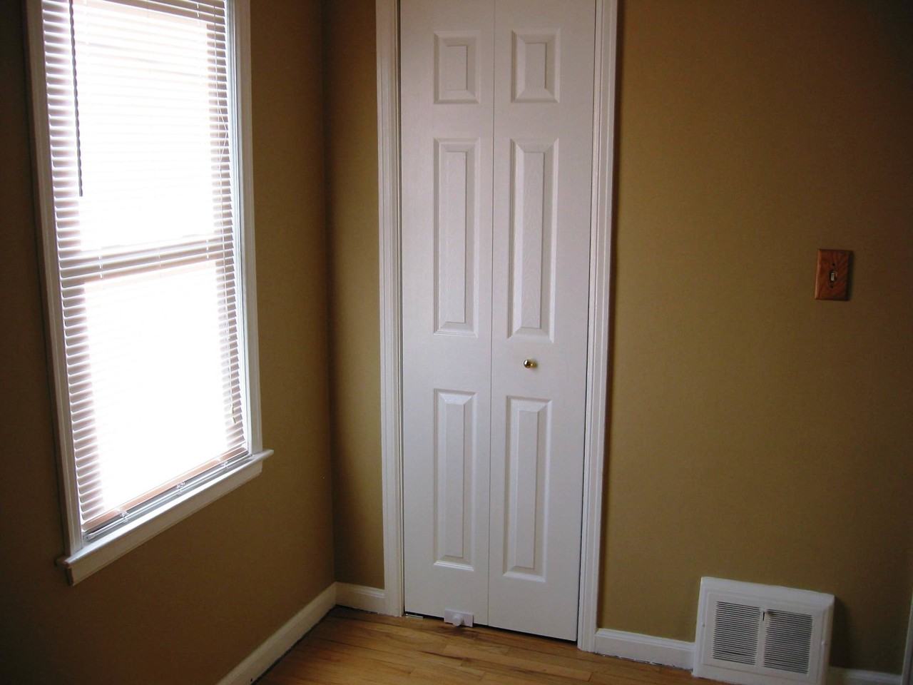 18503 Audette St - Photo 3 of 12