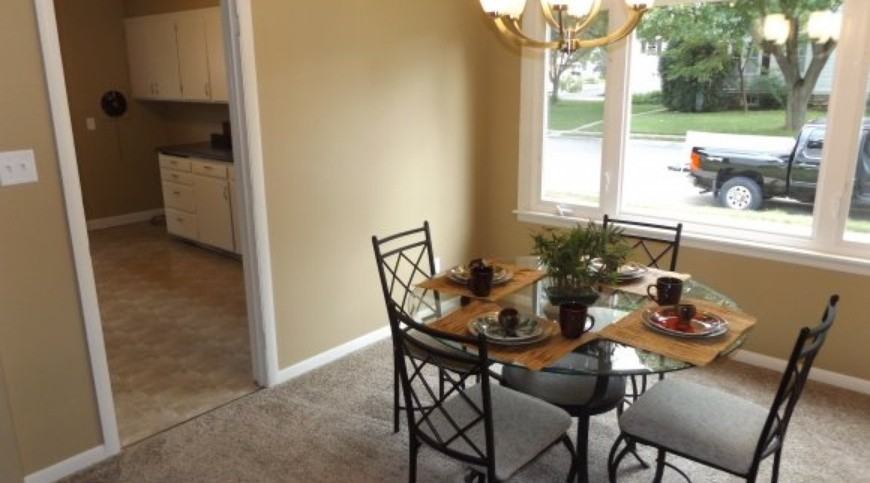 510 S Madison St - Photo 3 of 20