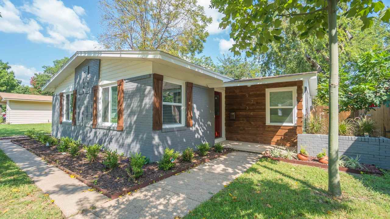 9734 Ash Creek Dr - Photo 2 of 20