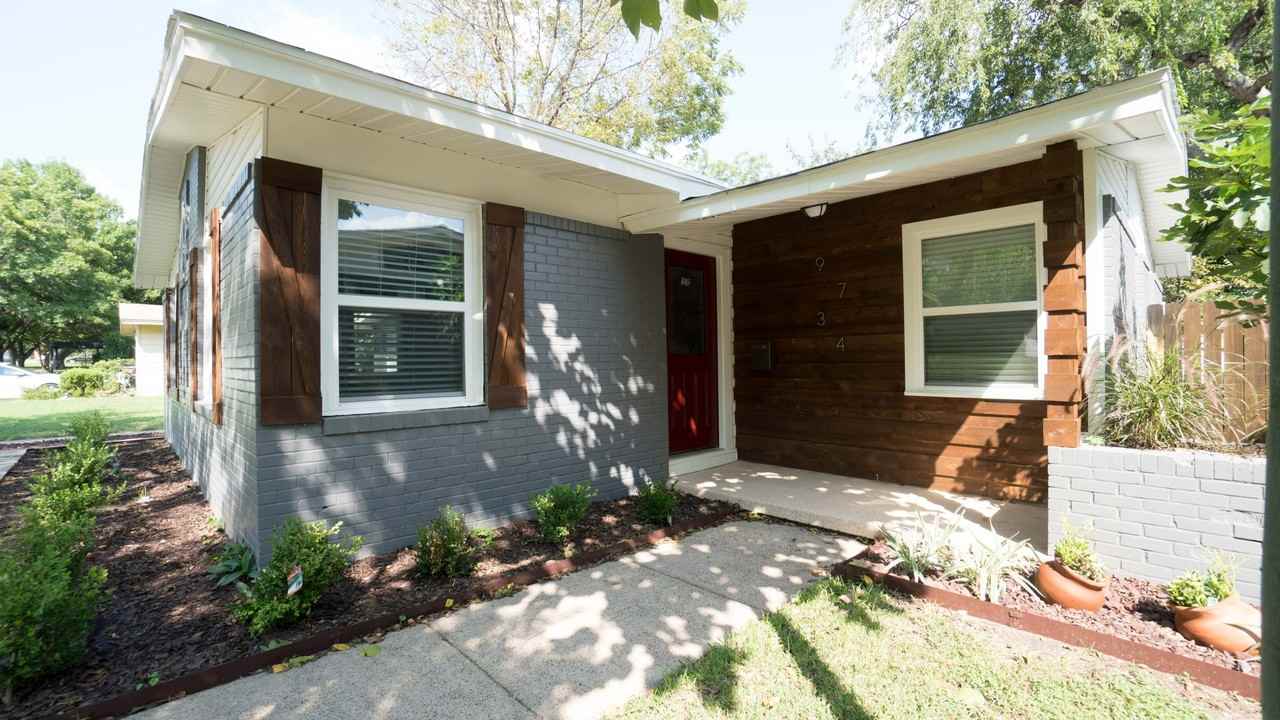 9734 Ash Creek Dr - Photo 3 of 20