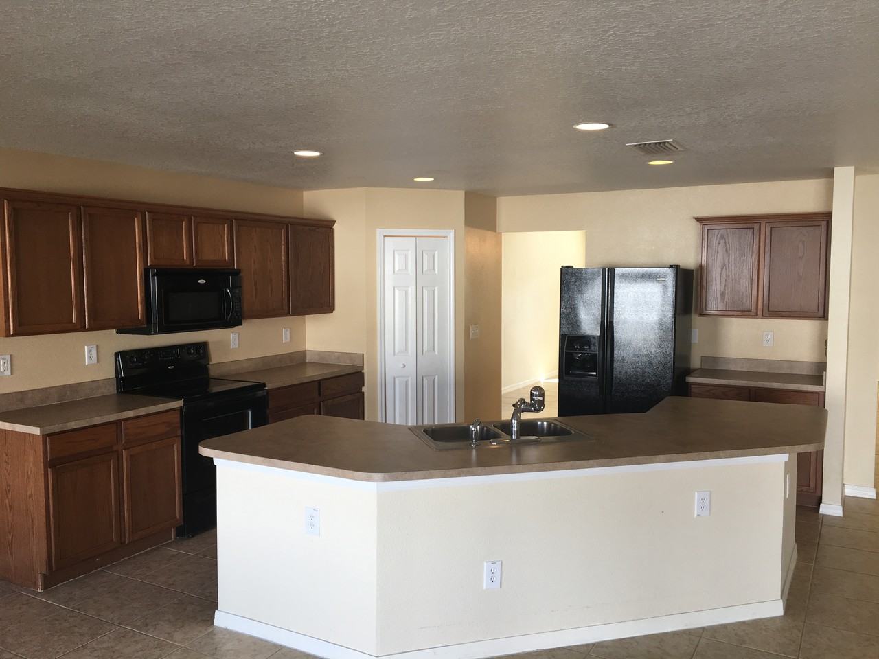 30921 Sonnet Glen Dr - Photo 3 of 13