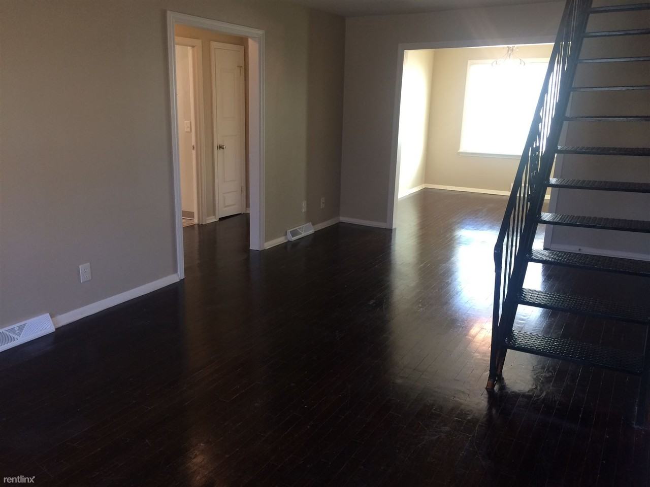 2334 S Northern Blvd - Photo 2 of 15