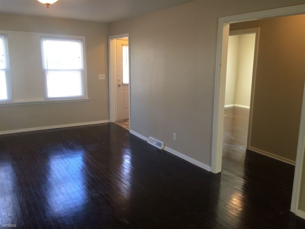 2334 S Northern Blvd - Photo 3 of 15