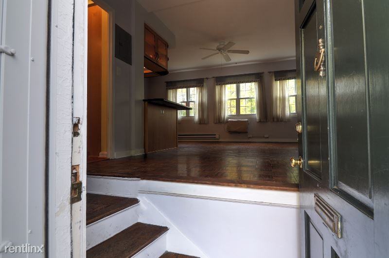 22302 Alex St - Photo 2 of 24