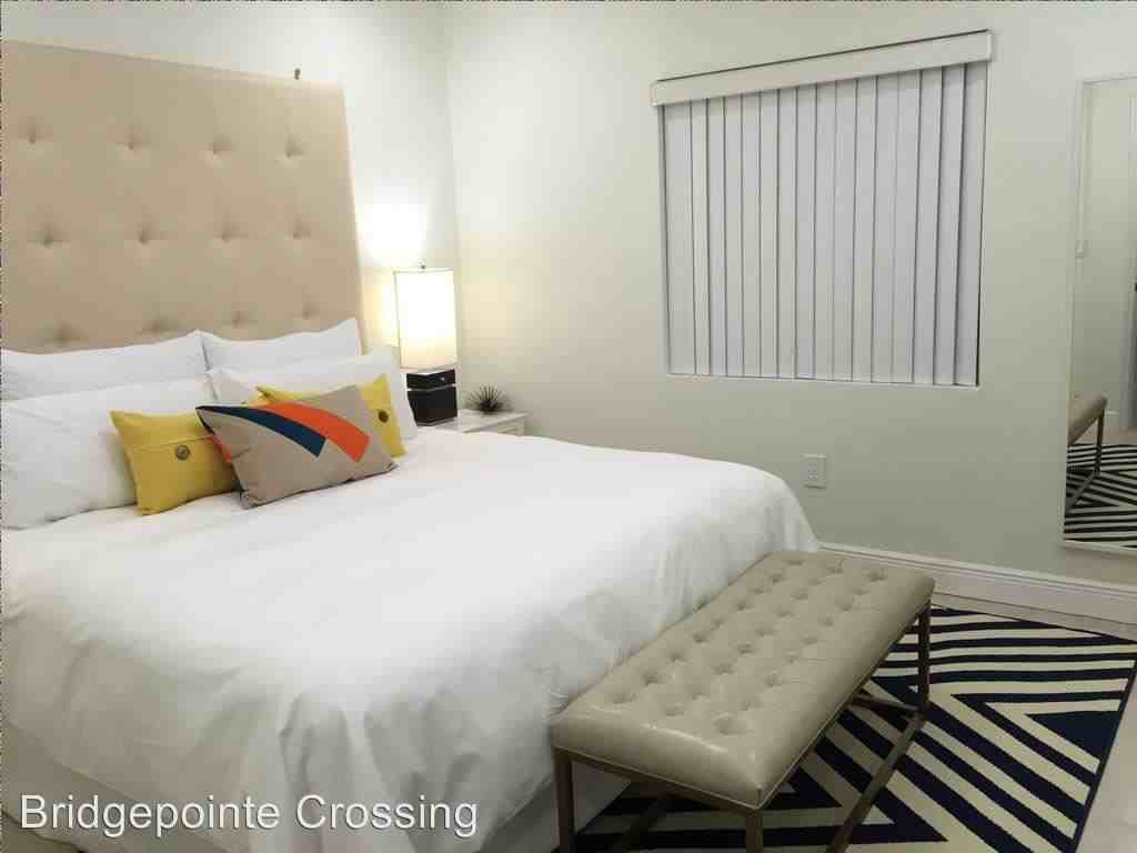 310 N Mesa St - Photo 2 of 3