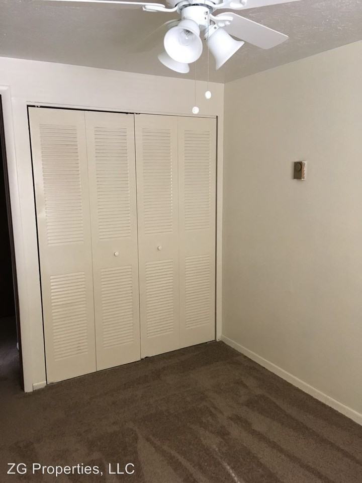 251 Ronald Ave - Photo 2 of 11