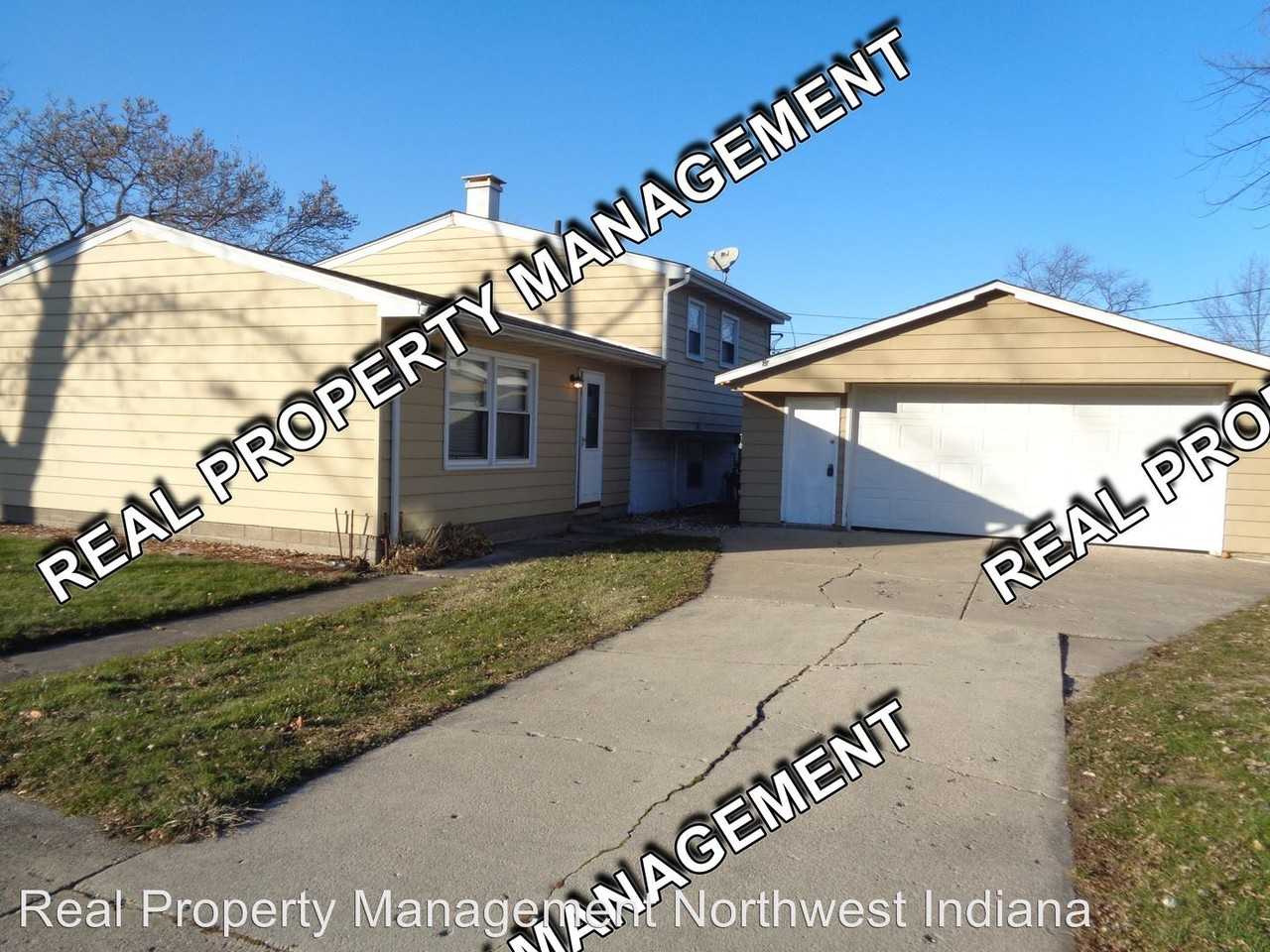 1105 Oakwood - Photo 2 of 13