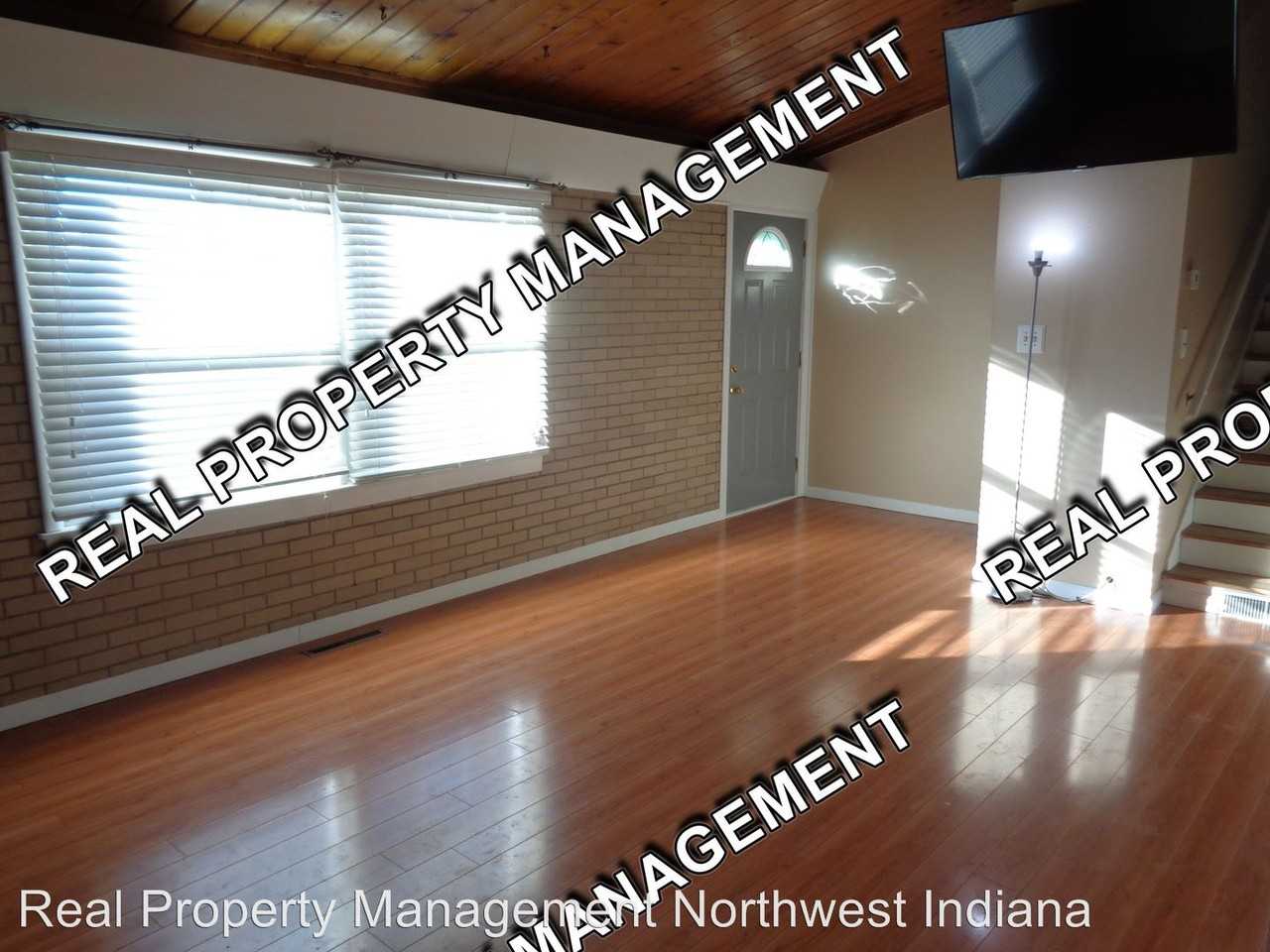 1105 Oakwood - Photo 3 of 13