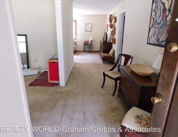 12481 Cypress Dr - Photo 3 of 19