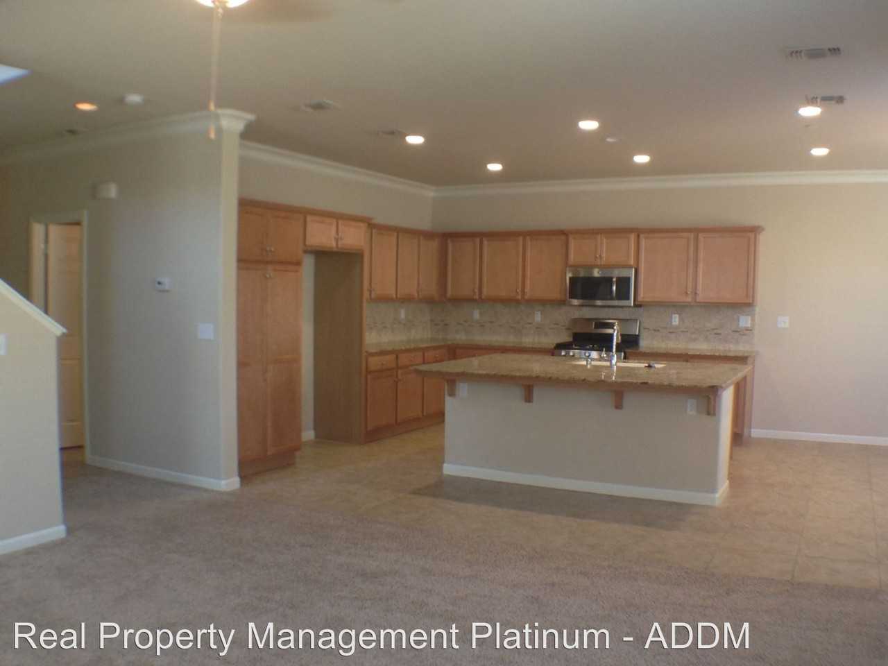 3867 Bellaire Ave - Photo 2 of 17