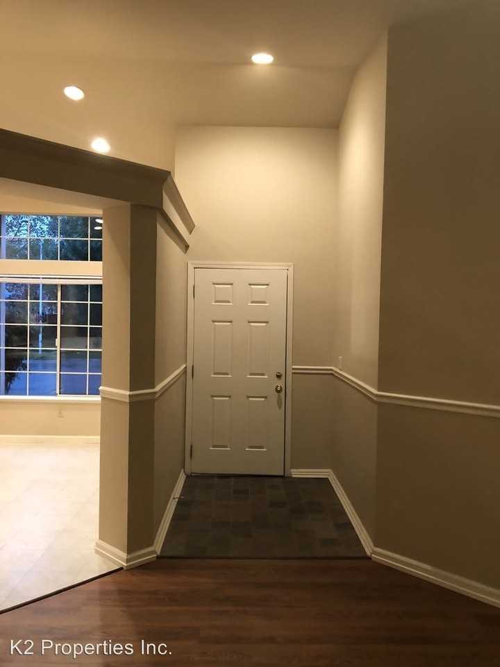 4239 Bowyer Blvd - Photo 2 of 4