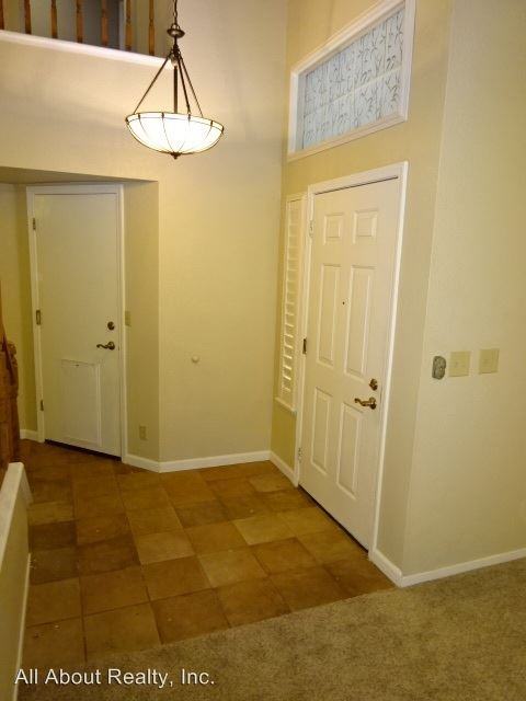 1448 Southwood Way - Photo 3 of 22