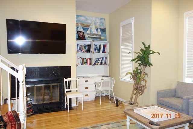 1241 W Fletcher St #H - Photo 3 of 11